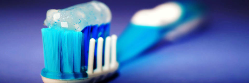 Что нужно знать об отбеливающих зубных пастах